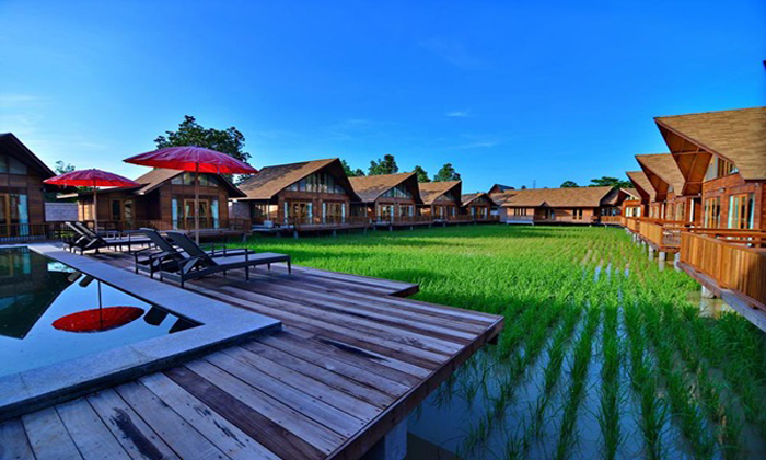 ร้านอาหารริมน้ำ